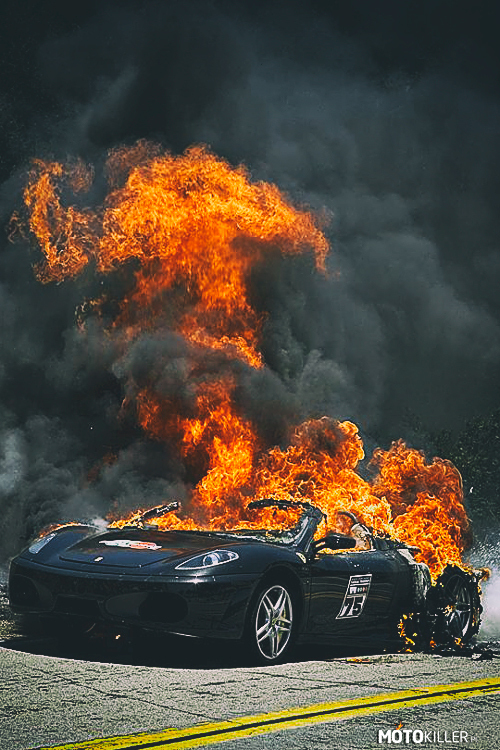 Ferrari F430 w płomieniach