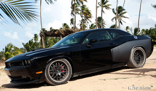 Dodge Challenger SRT8 auto Dominika Toretto