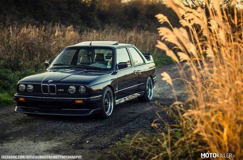 BMW E30 M3 w pięknej scenerii