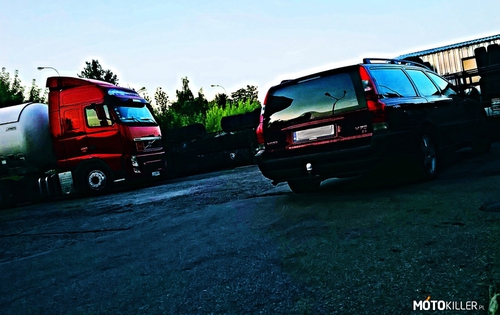 2x Volvo