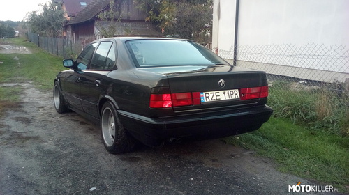 BMW e34 black