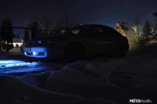 Mazda 626 zimowa sceneria